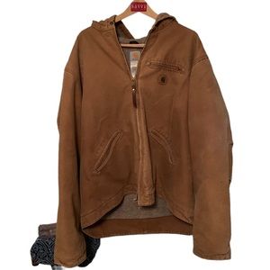 Carhartt XXL hooded insulated coat. Cuffed sleeves. Insulated hood.